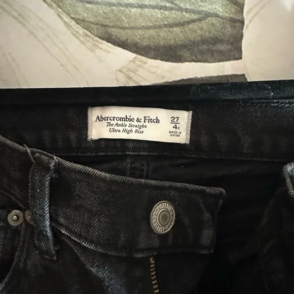 Abercrombie & Fitch “The Ankle Straight Ultra High Rise” Black Jeans EUC - Picture 5 of 7